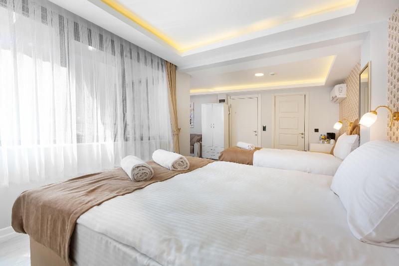 Blue Marmara Suites image