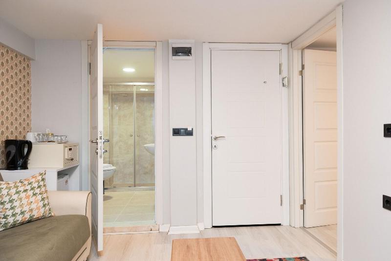 Blue Marmara Suites image