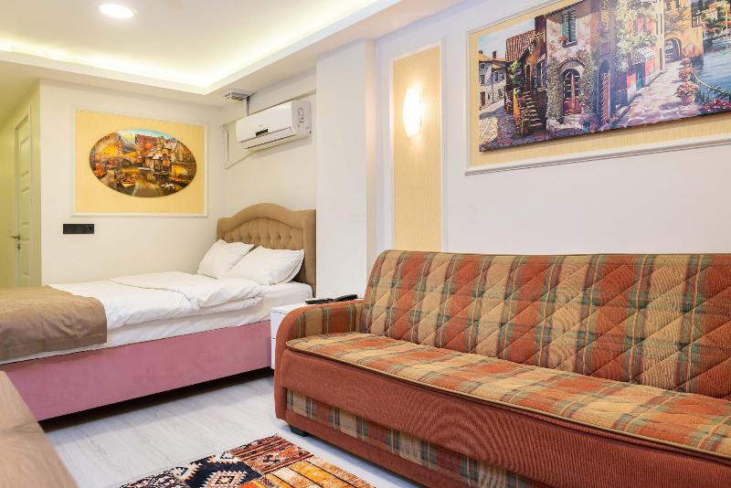 Blue Marmara Suites image