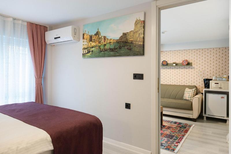 Blue Marmara Suites image