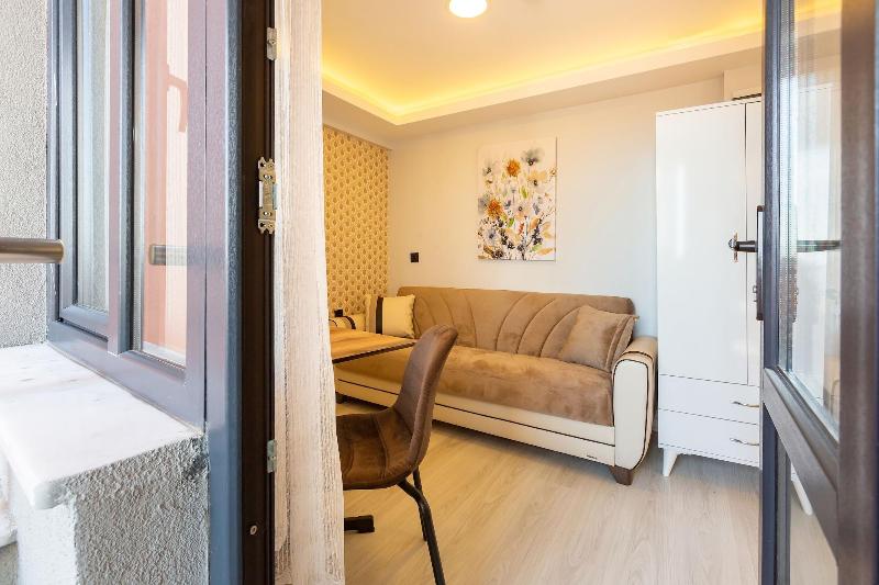 Blue Marmara Suites image