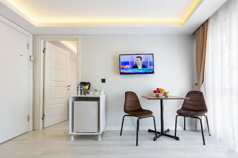 Blue Marmara Suites image