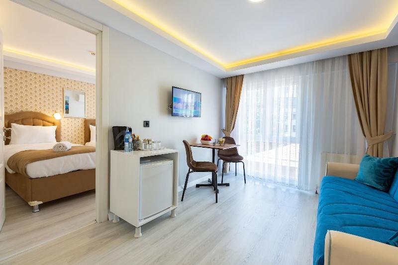 Blue Marmara Suites image