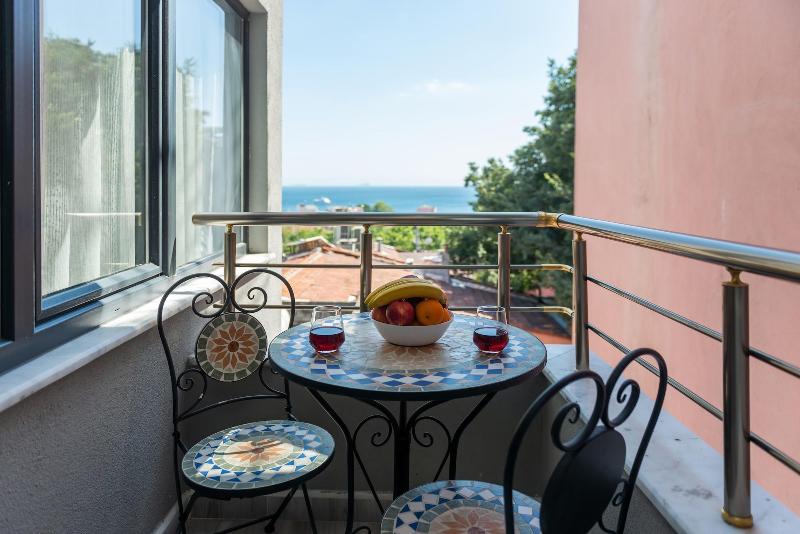 Blue Marmara Suites image