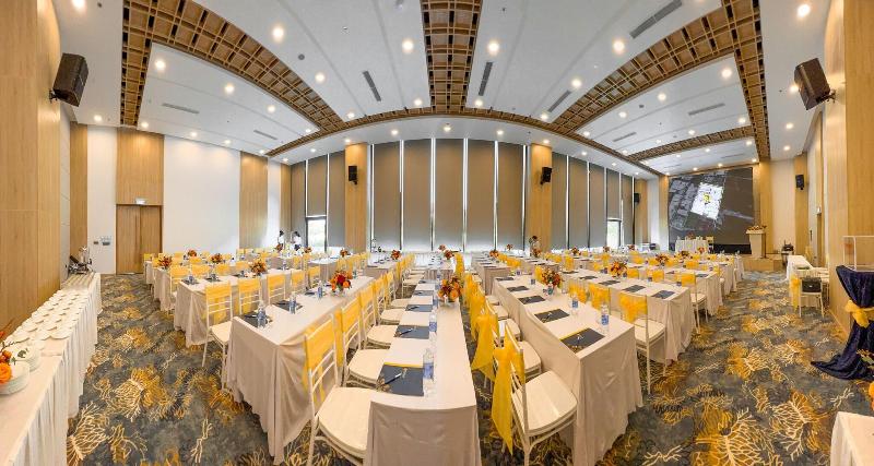 Sala Grand Tuy Hoa Hotel image