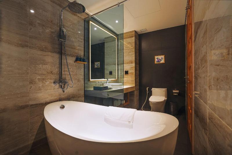 Sala Grand Tuy Hoa Hotel image