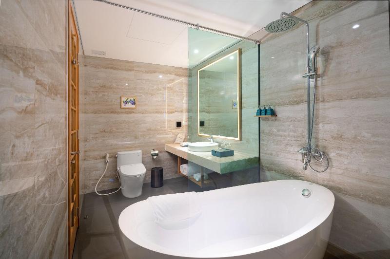 Sala Grand Tuy Hoa Hotel image