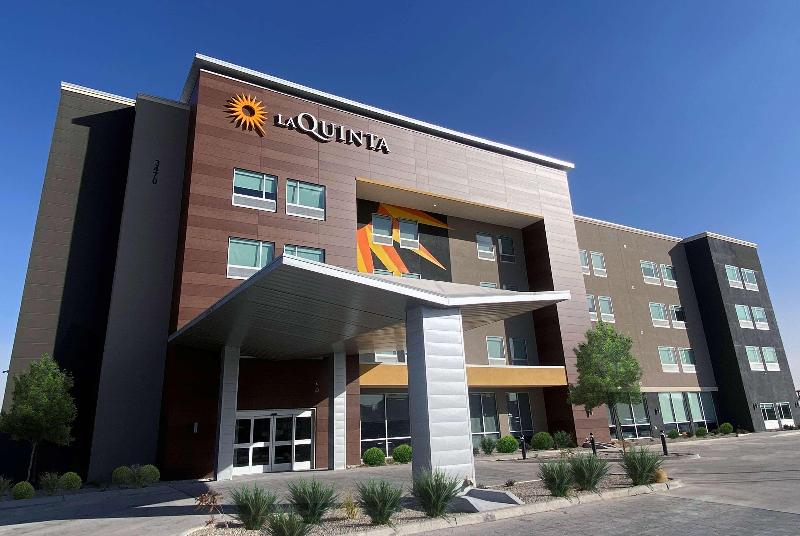 La Quinta Inn Suites Wyndham El Paso East Loop-375 image