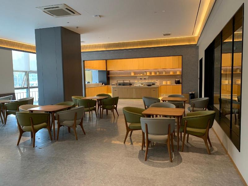 Ji Hotel (Zhenjiang Railway Station South Square) image