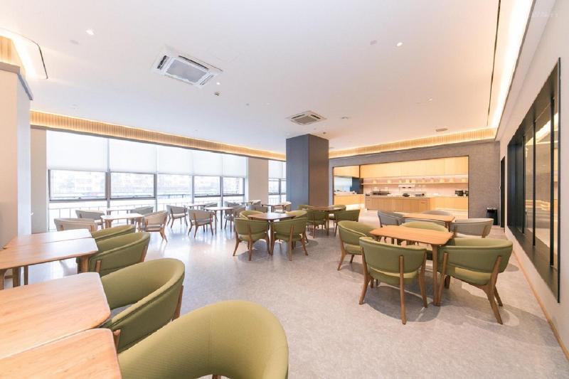 Ji Hotel (Zhenjiang Railway Station South Square) image