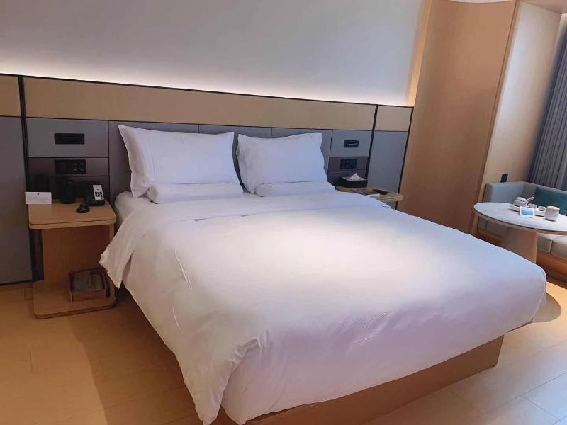 Ji Hotel (Zhenjiang Railway Station South Square) image