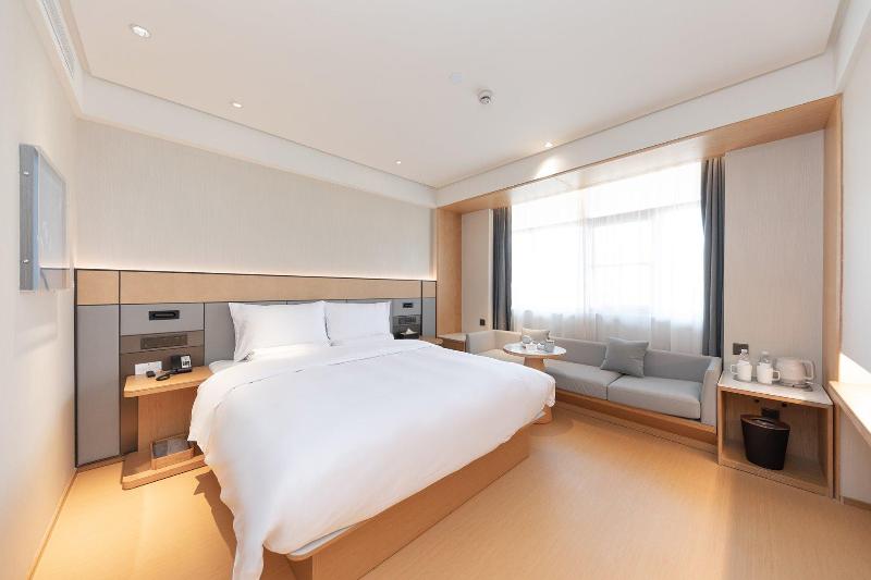 Ji Hotel (Zhenjiang Railway Station South Square) image