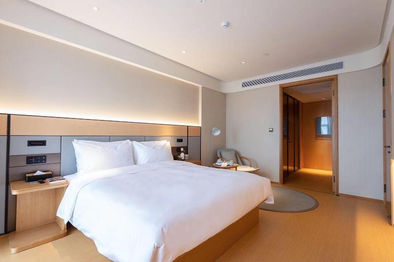 Ji Hotel (Zhenjiang Railway Station South Square) image