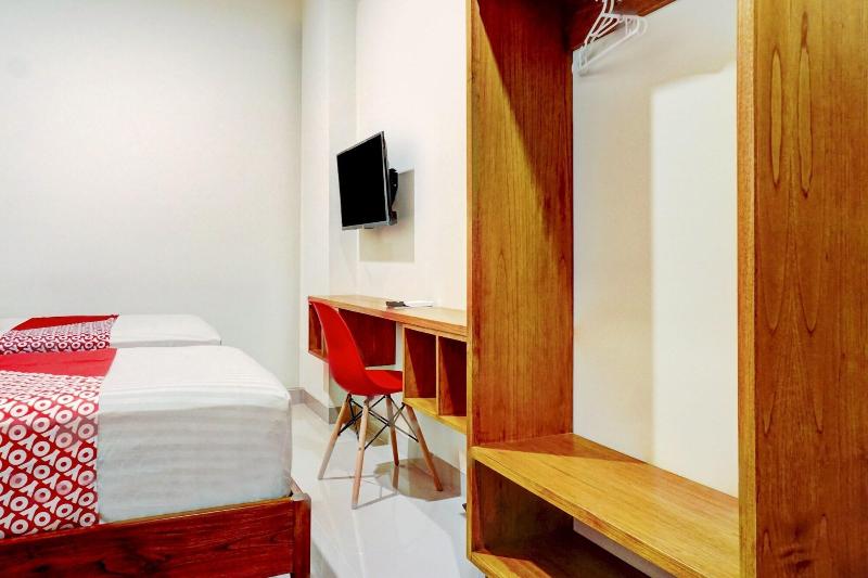 90629 The Home Srengseng image
