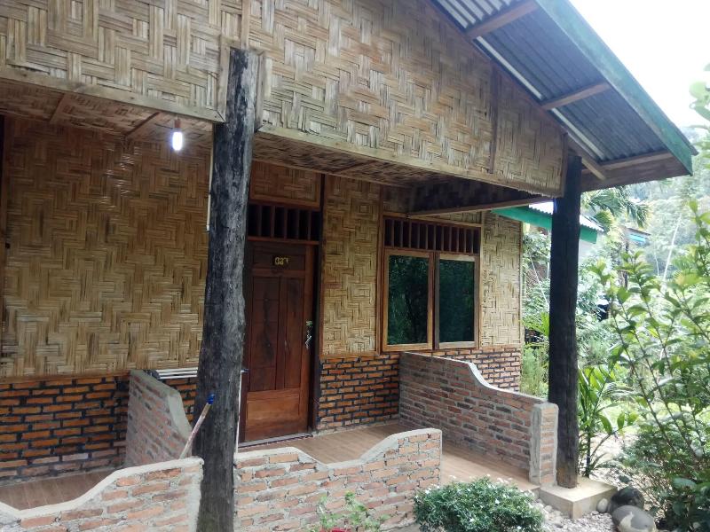 Tangkahan Inn