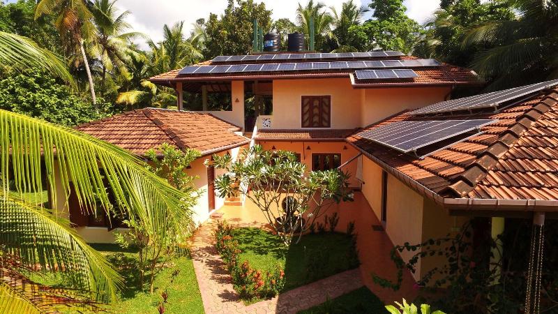 King Coconut Lodge image