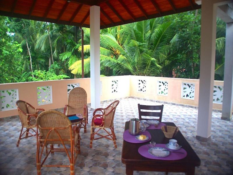 King Coconut Lodge image