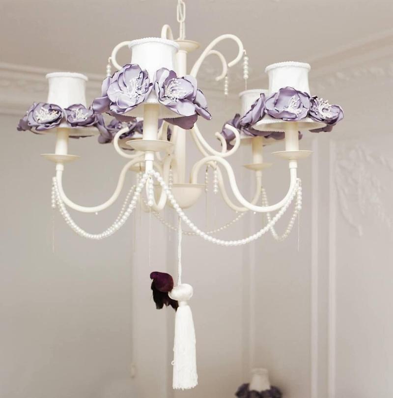 The White Swan Suites image
