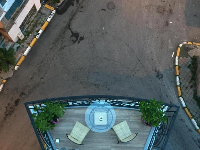 The White Swan Suites image