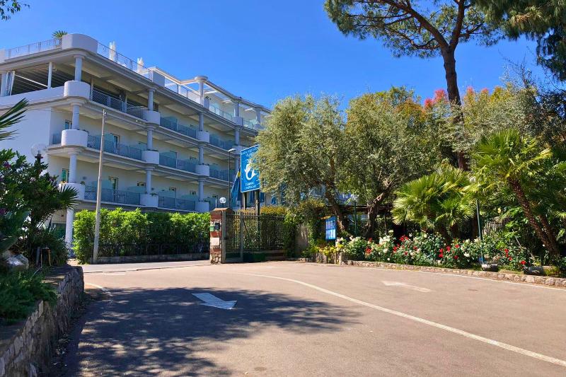 Hostel & Glamping Santa Fortunata image