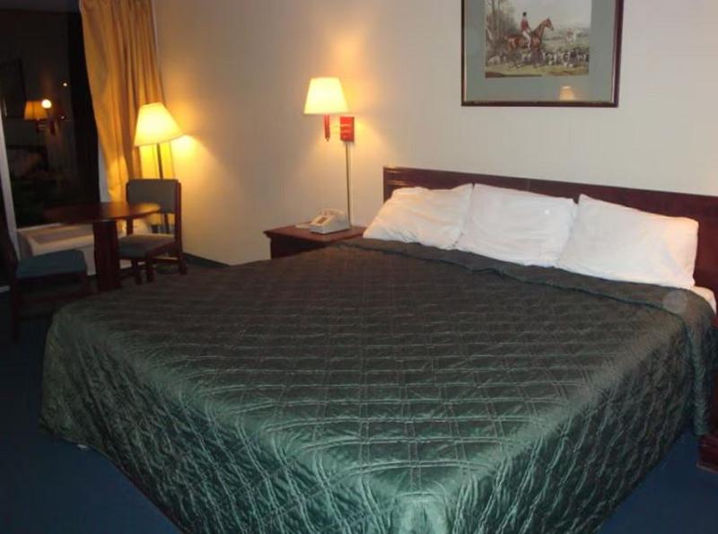 Econo Lodge Asheboro image