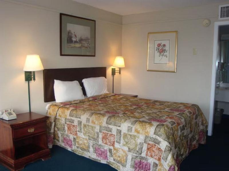 Econo Lodge Asheboro image