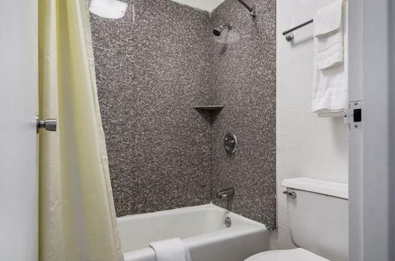 Econo Lodge Asheboro image