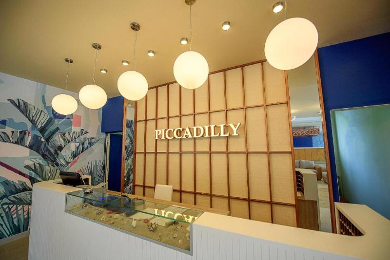Piccadilly Mamaia