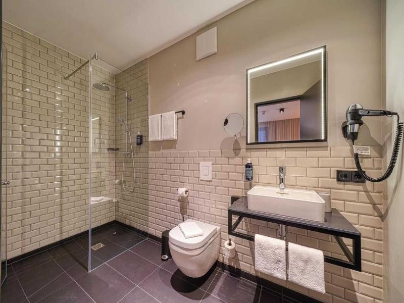Sunday Hotel Bonn image