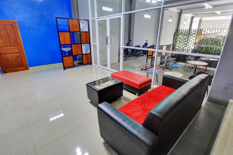 OYO 90767 Gm Guest House