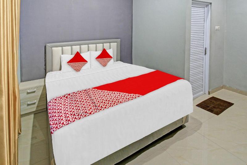 OYO 90767 Gm Guest House — view