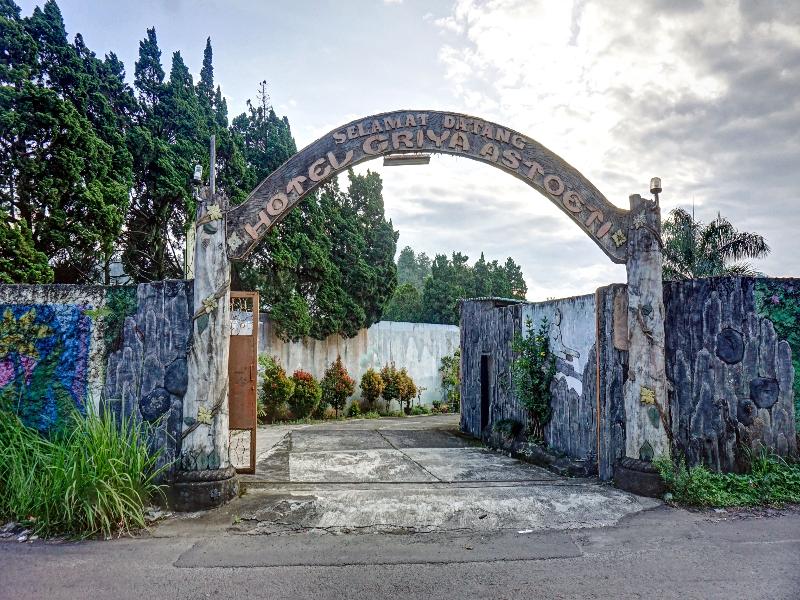 OYO 90596 Hotel Griya Astoeti image