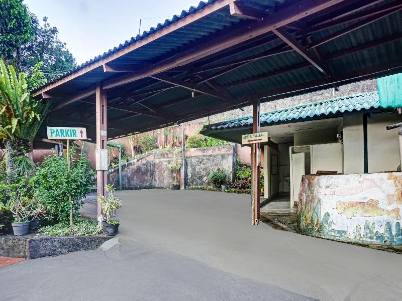 OYO 90596 Hotel Griya Astoeti image