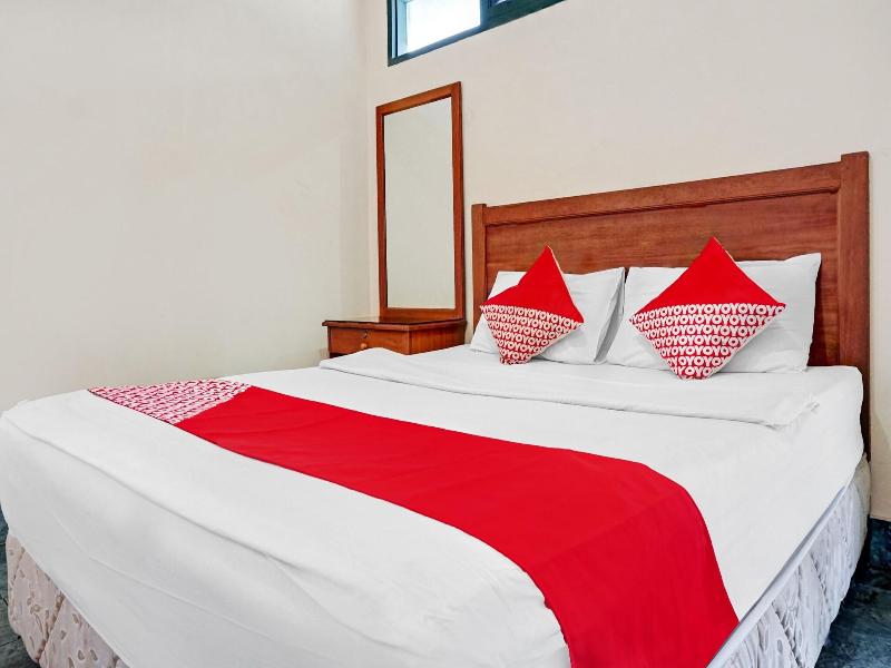 OYO 90596 Hotel Griya Astoeti image