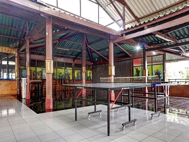 OYO 90596 Hotel Griya Astoeti image