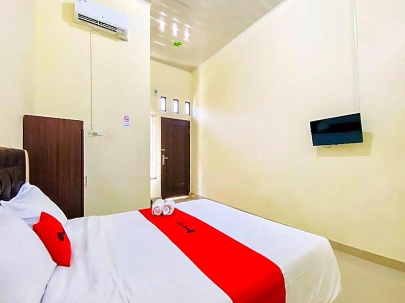 OYO 90773 Shine Guest House image