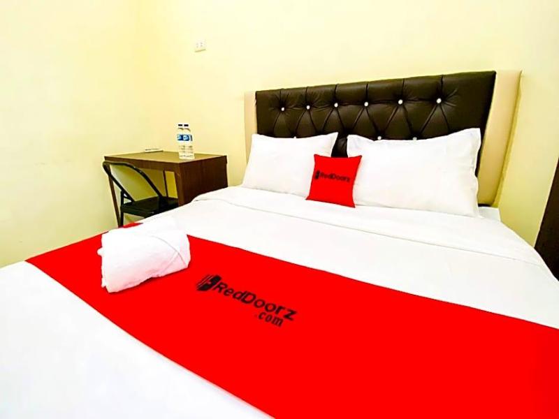 OYO 90773 Shine Guest House image