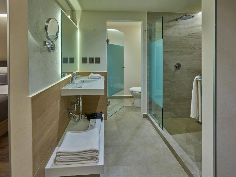 City Express Plus by Marriott Mazatlán image