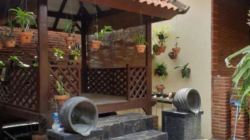 Nita's Homestay Banyuwangi by ZUZU image