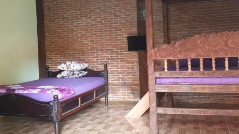 Nita's Homestay Banyuwangi by ZUZU image