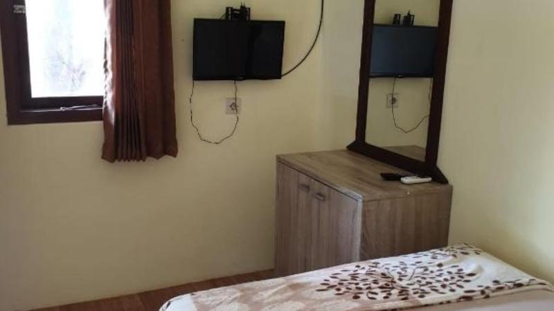 Nita's Homestay Banyuwangi by ZUZU image