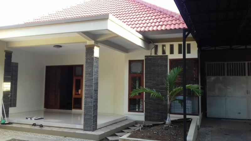 Dannu's Homestay by ZUZU image