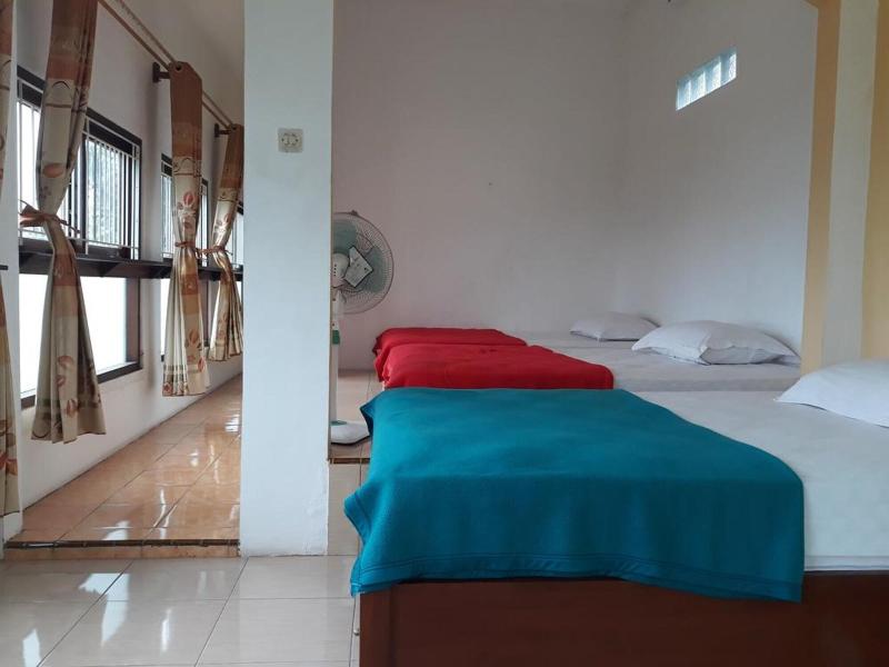 Dannu's Homestay by ZUZU image