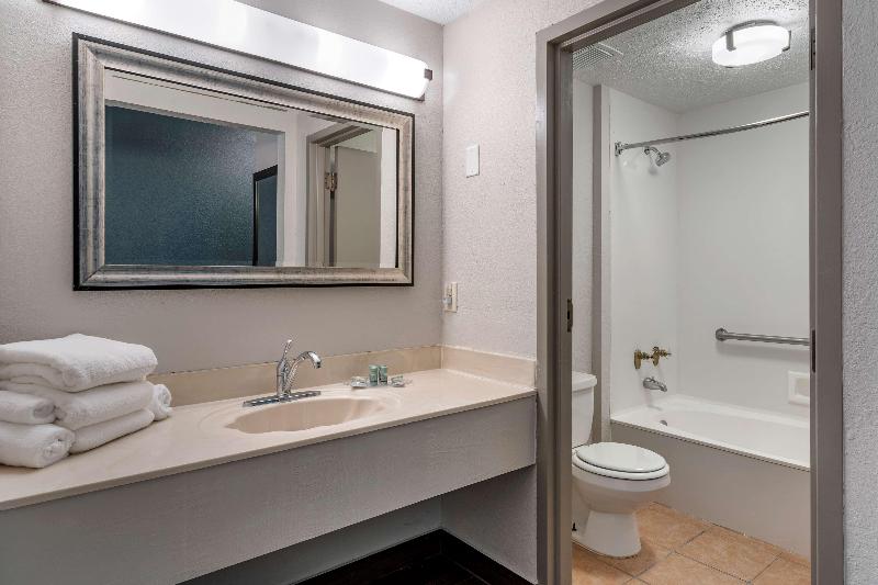Best Western Plus La Mesa San Diego image