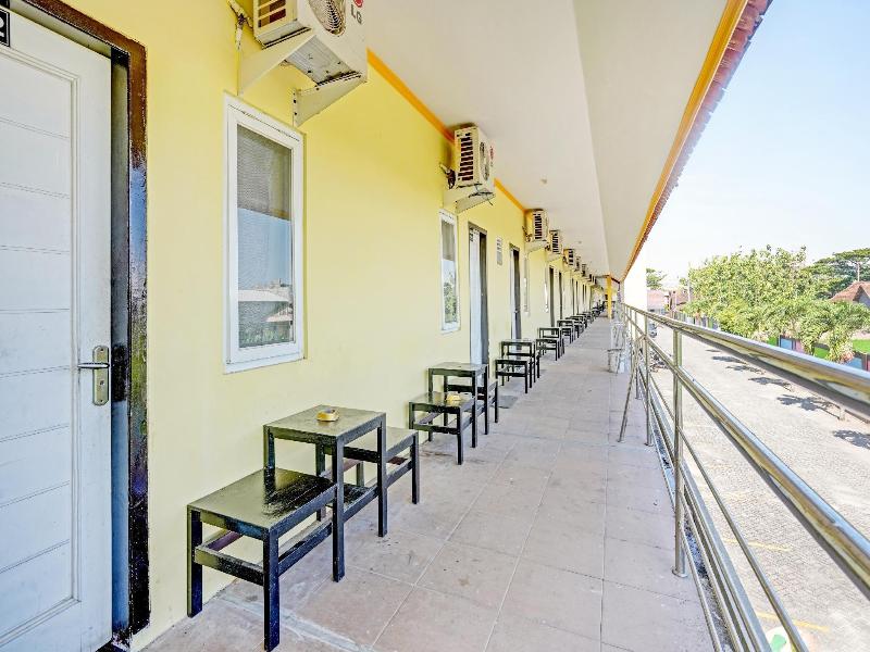 SPOT ON 90622 Hotel Galaksi — view