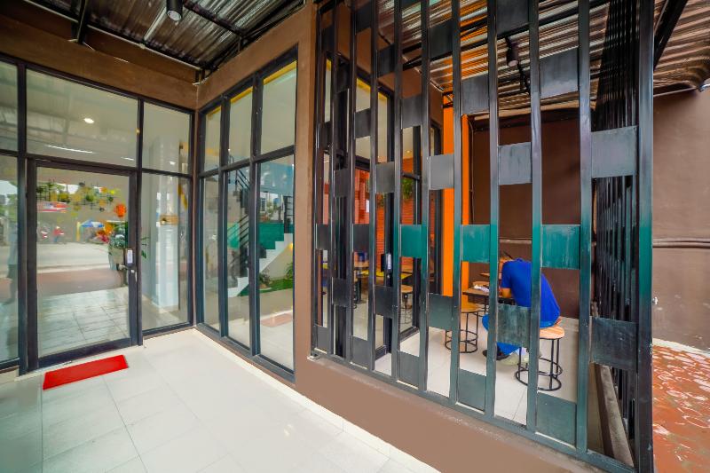 OYO 90874 Millenium Inn 2