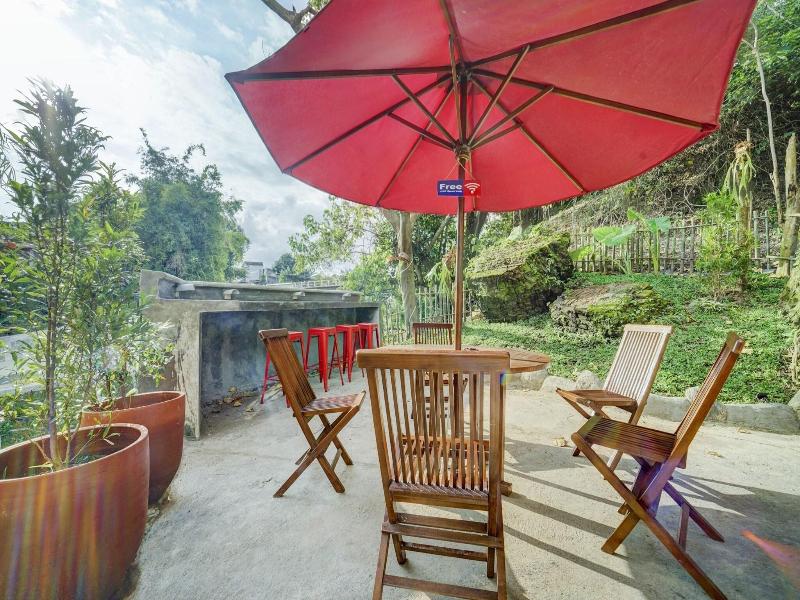 90778 River inn Malioboro image
