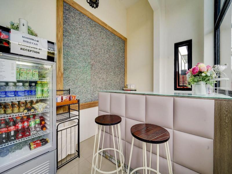 90778 River inn Malioboro image