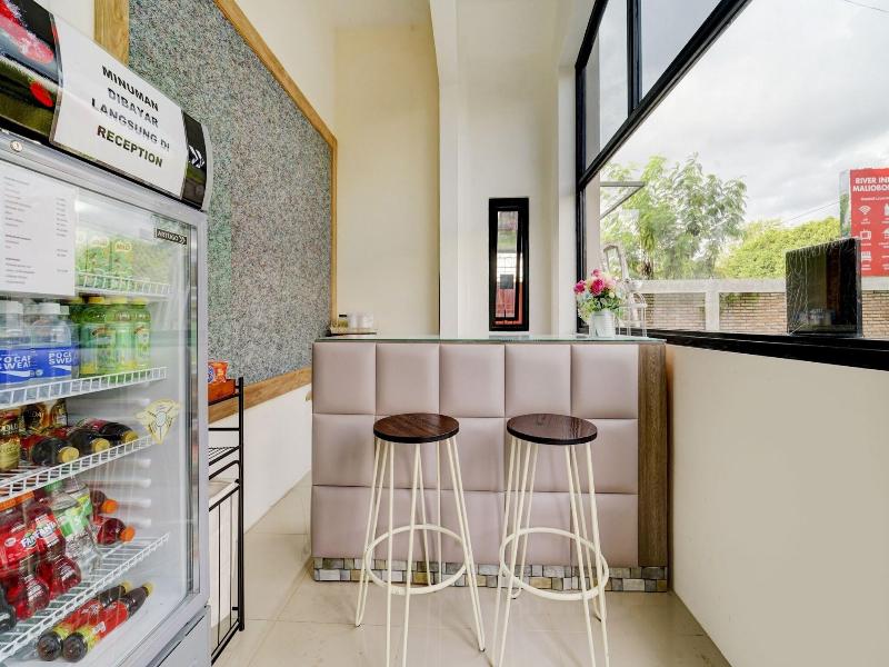90778 River inn Malioboro image
