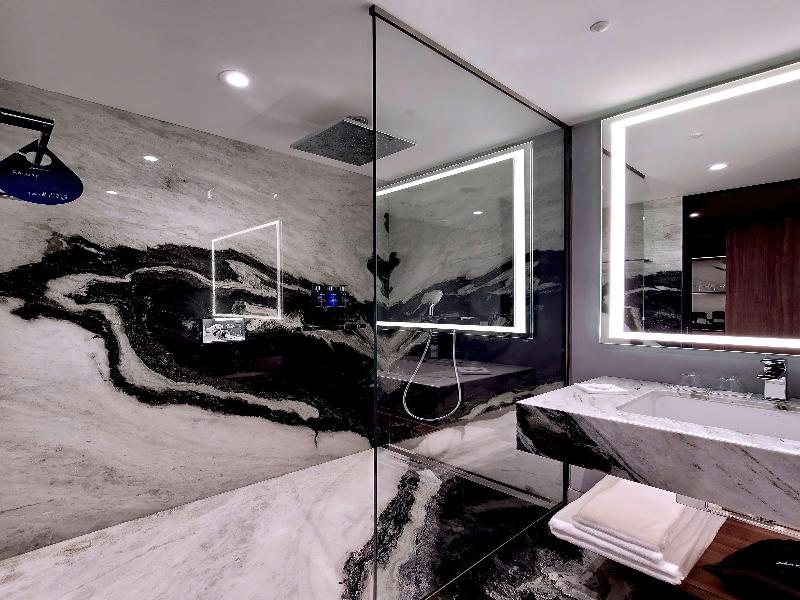Radisson Blu Aurum Hotel Brasov image